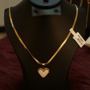 Collier coeur blanc